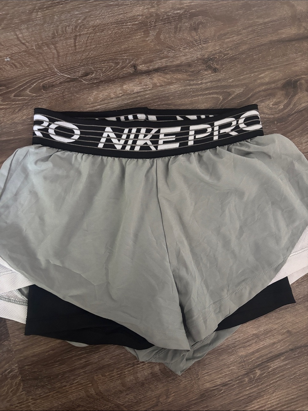 Nike Women's Grey and Black Pro 2-in-1 Athletic Shorts
